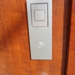 （施工例）玄関ドアにはカードキー。